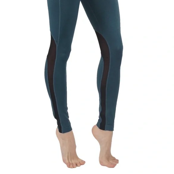 CODEFIT Yoga Pants Dry-Fit Workout Leggings Mesh Cut Outs Size S/M - Picture 4 of 6